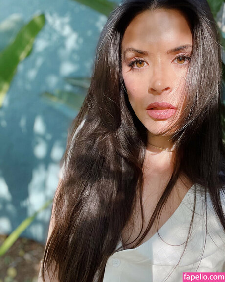 Rosie Okumura beautiful star image