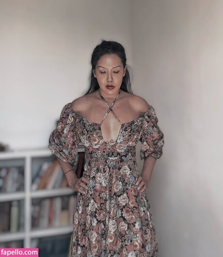 renathashen pornstar picture