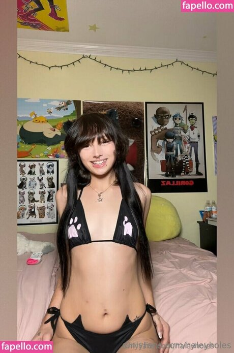 Haley Holes hot actress photo