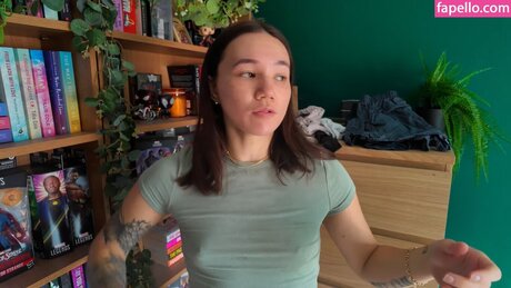 Double Take Reacts hd pornstar image