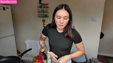 Double Take Reacts free actress img