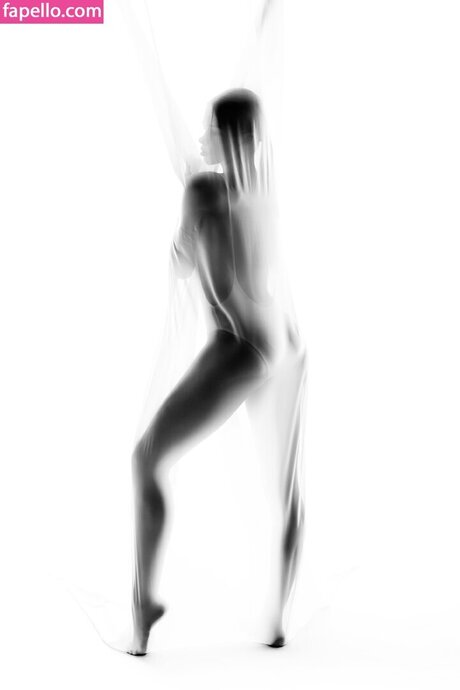 Eva Lee Model model pictures