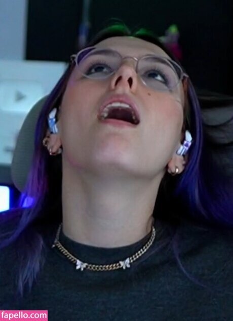 Rayactions model top photo