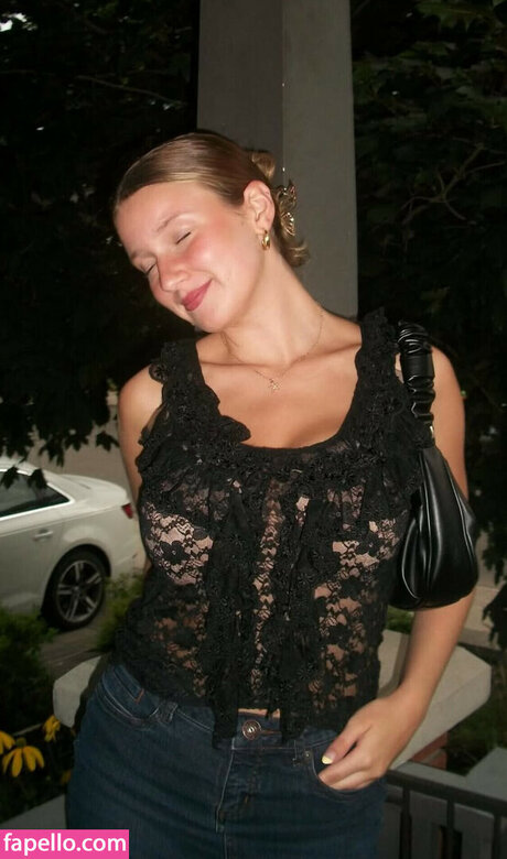 Marianne Filiatrault model exclusive img