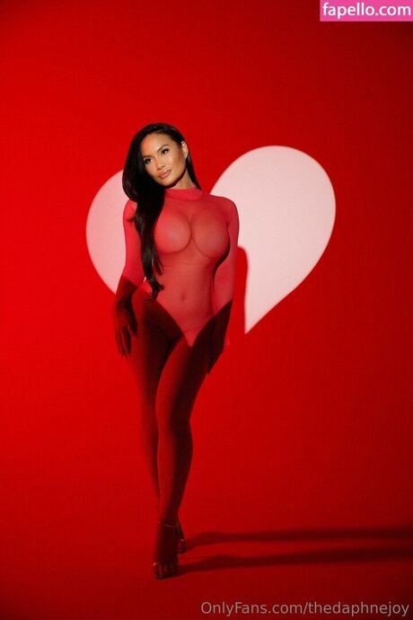 DaphneJoy model nude picture