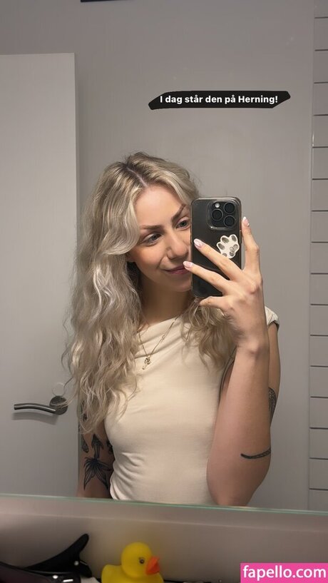 Marie Watson model adult picture