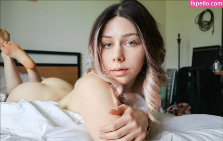 Maya Rue pornstar high quality photo