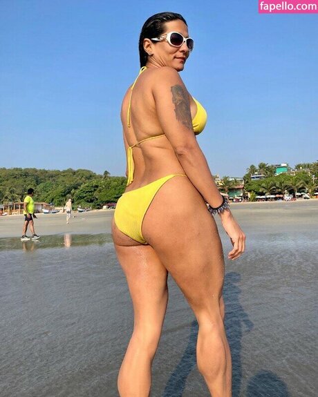 Sheetal Sahni perfect actress pictures