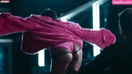 Julia Byrro star free galleries