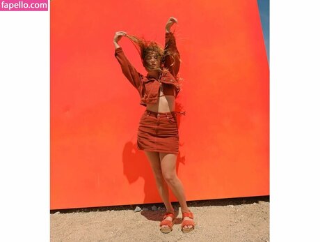 Billie Lourd erotic actress photo