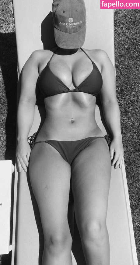 Julianne Larsen model nudes photos