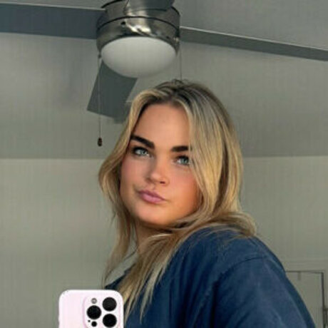 Ellesweats pornographic actress picture