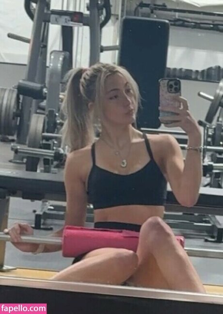 Caroline Ambrose star pretty galleries