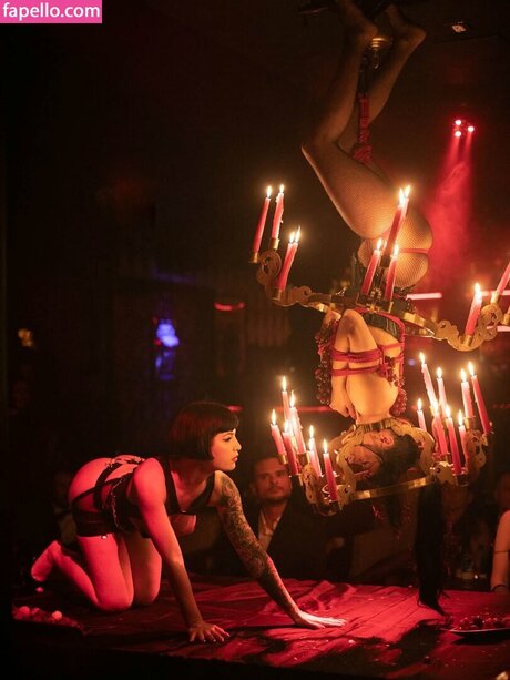 SweetSeverine sex model galleries