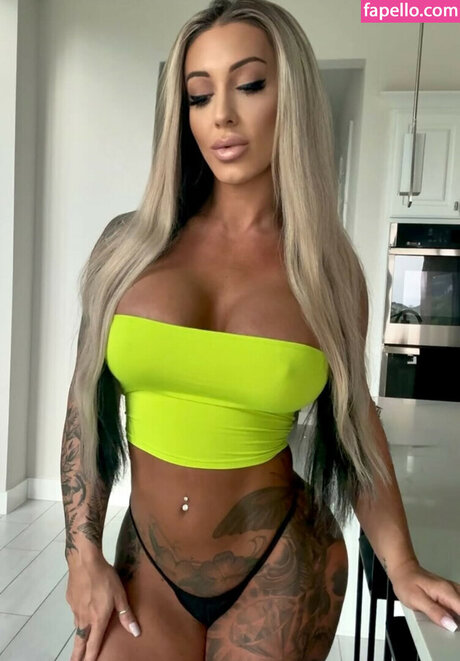 Sara Pauline exclusive pornstar photos