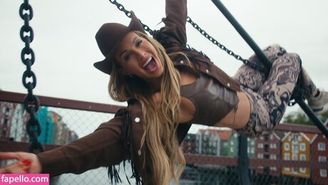 Carina Dahl erotic pornstar img