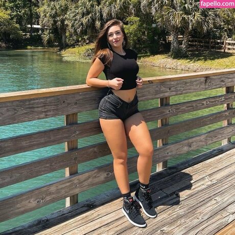 Savannah Dexter pornographic model gallery