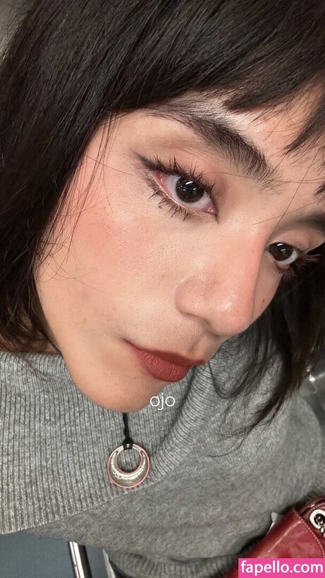 Om4ly hd model pictures