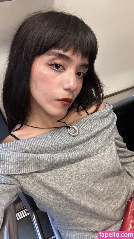 Om4ly model sexy photos