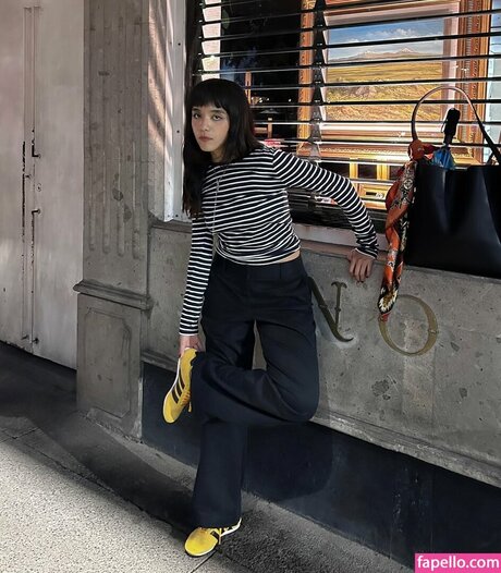 Om4ly sex actress image