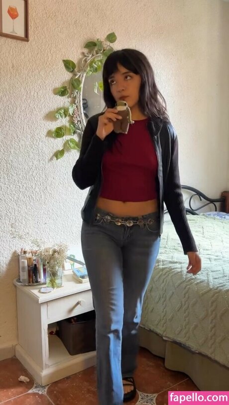 Om4ly top star pictures