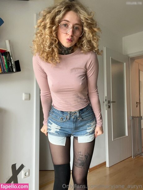 MaryjaneAuryn model xxx galleries