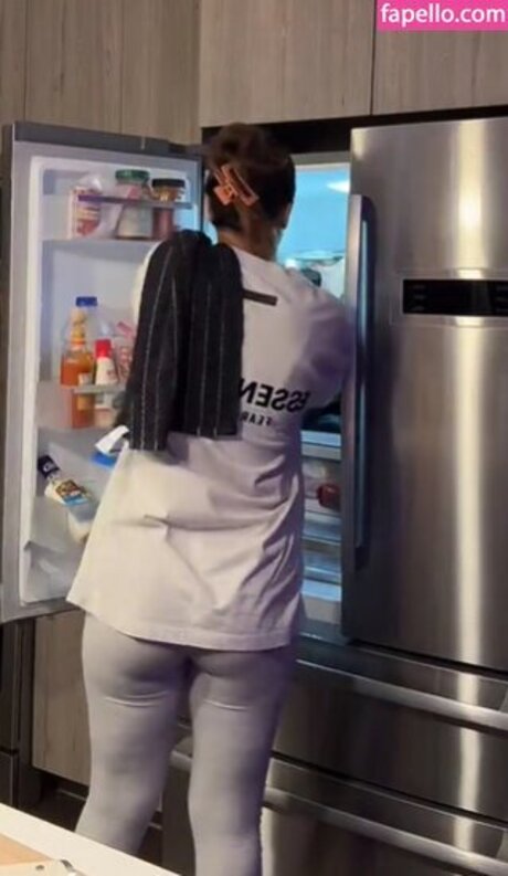 adolladola star beautiful pics