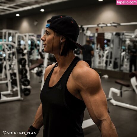 Kristen Nun star naked image