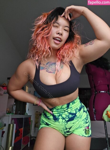 tipsyeee sexy model gallery