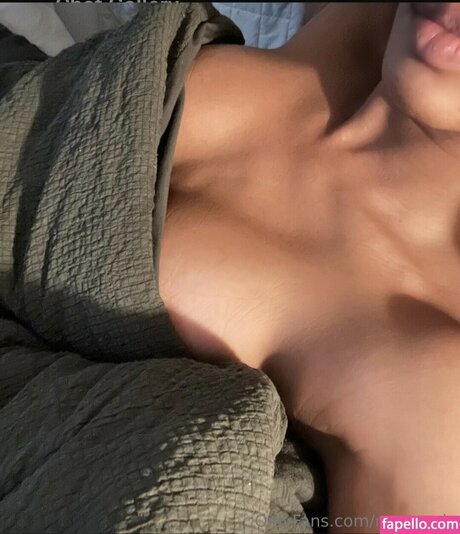 Mara Sade exclusive star archive