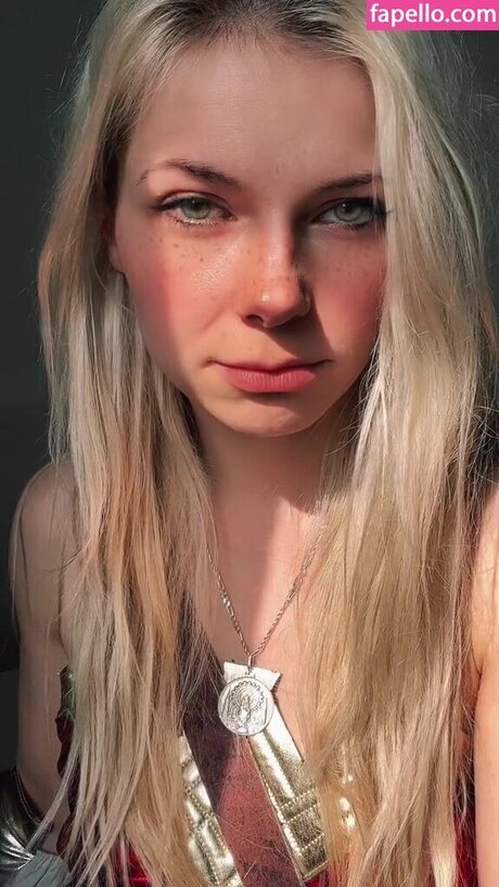 SmileyDani158 naked model picture