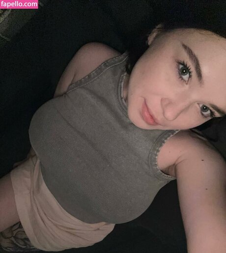 ThuBoppre exclusive model photo