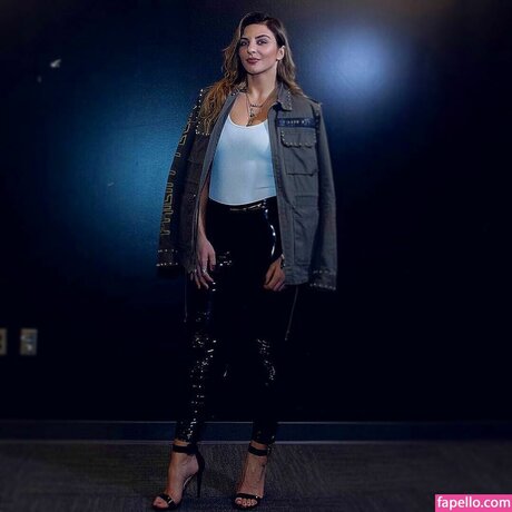 Christina Hammer model art pic