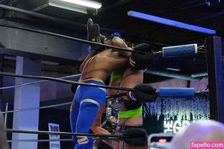 Wren Sinclair sex model images