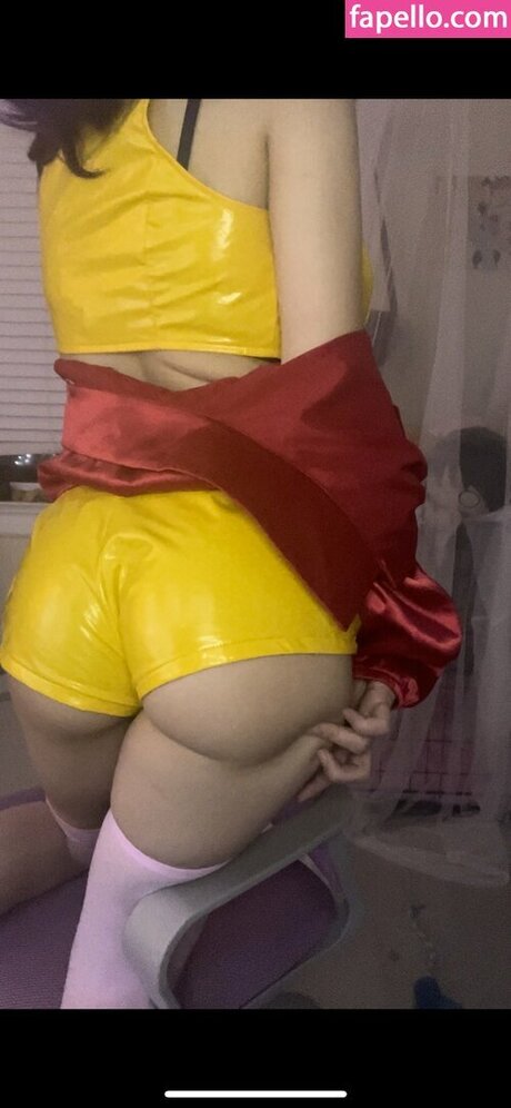 Saltedfishcakes top model pic