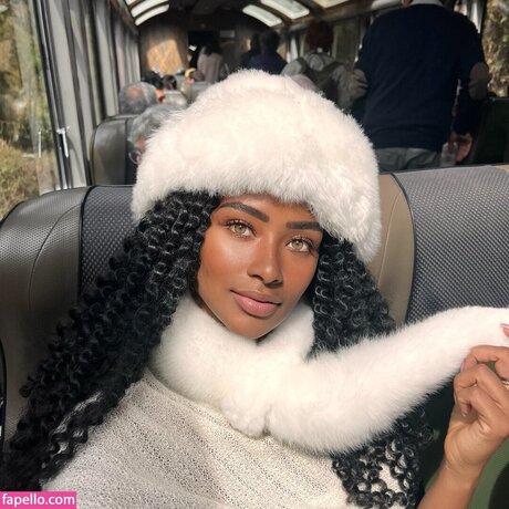 Jessica Nahomy hot model pics