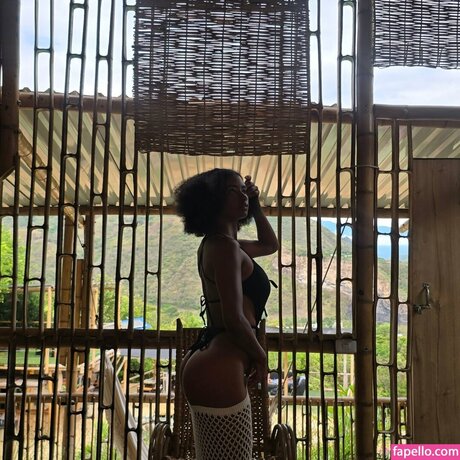 Jessica Nahomy pornstar sexy photo