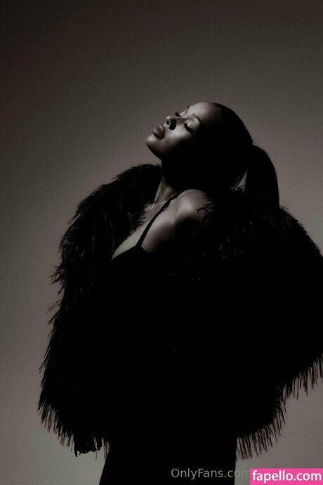 susiestone xxx pornstar img