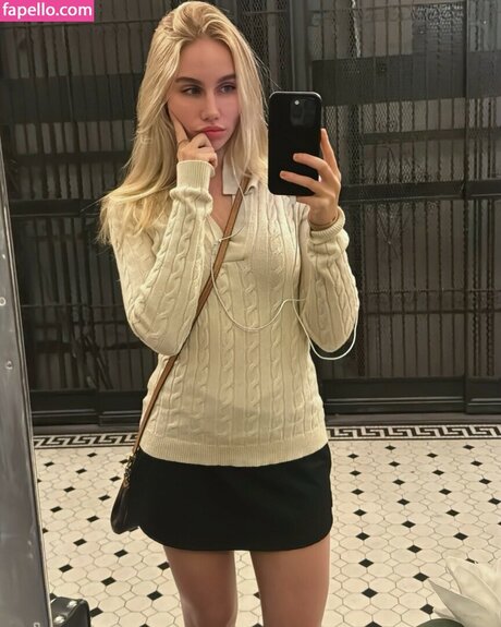 Colette Cherry model nude picture