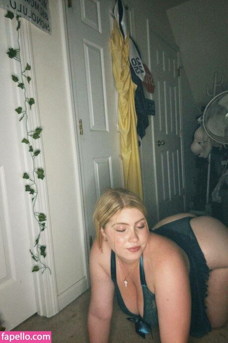 Sadie Stone perfect actress pic