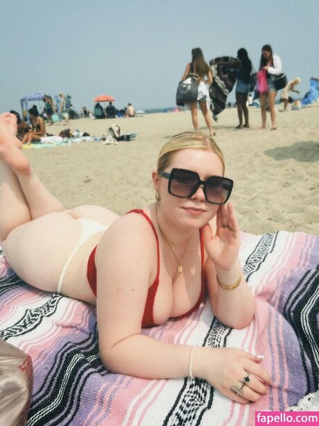 Sadie Stone top model picture