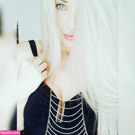 Amber Koltzow Bastick perfect star images