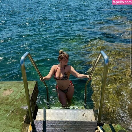 Holly Bayliss pornstar exclusive pic