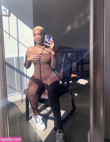 paiiigee pornstar free image