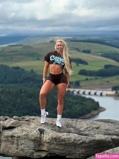 Livi Sheldon star adult images