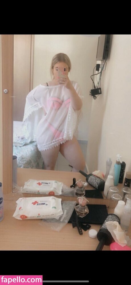 Emsarahxox hot model galleries