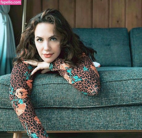Kate Siegel perfect model images