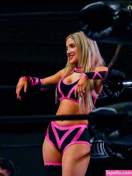 Zayda Steel star top pictures