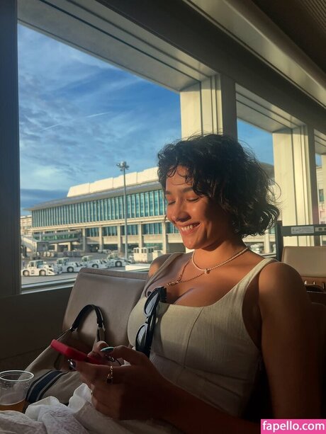 Ayb ke Pusat model hot photo