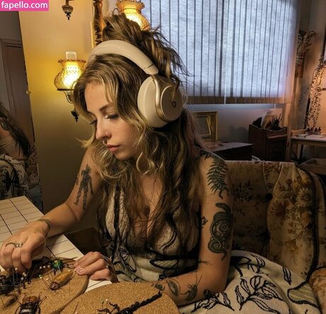 Mushbugs nice model photo